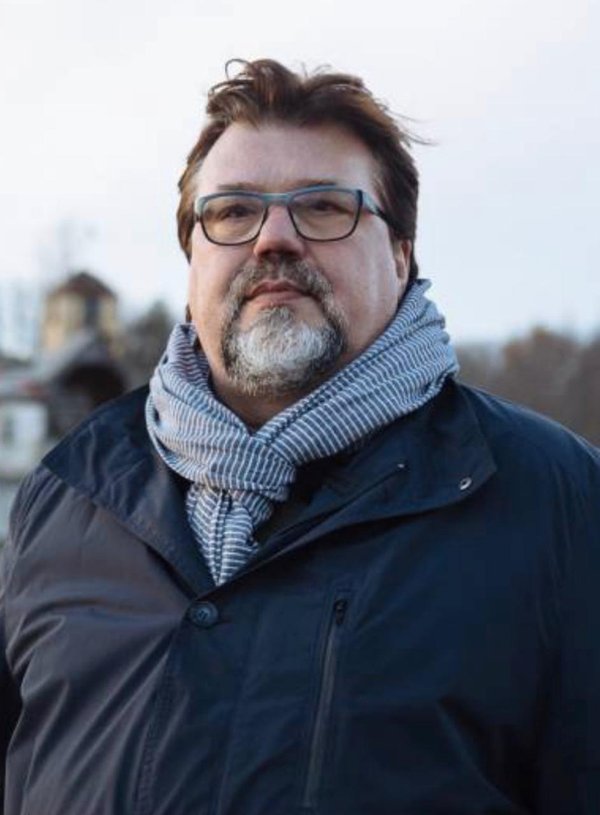 Бут Вениамин Евгеньевич — серебряный призёр Олимпиады 1988, заслуженный мастер спорта СССР